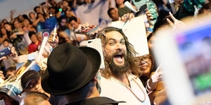 #AquamanPH: Jason Momoa Thrills the Thirsty Fans at the 'Aquaman' Manila Fan Event and Blue Carpet