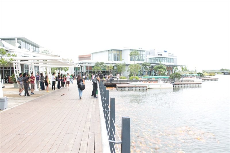 Starbucks (Solenad Nuvali, Sta. Rosa, Laguna coffee restaurant P200 P499) ClickTheCity