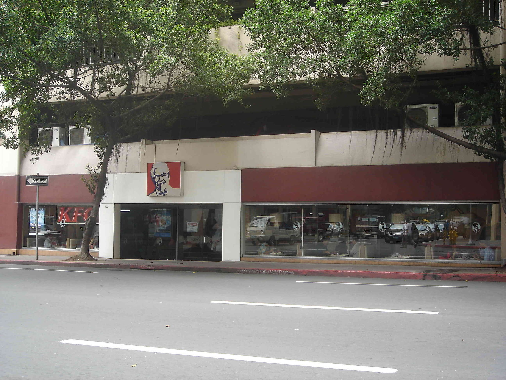 KFC (Dela Rosa Carpark 2, Makati, Metro Manila chicken, fast food