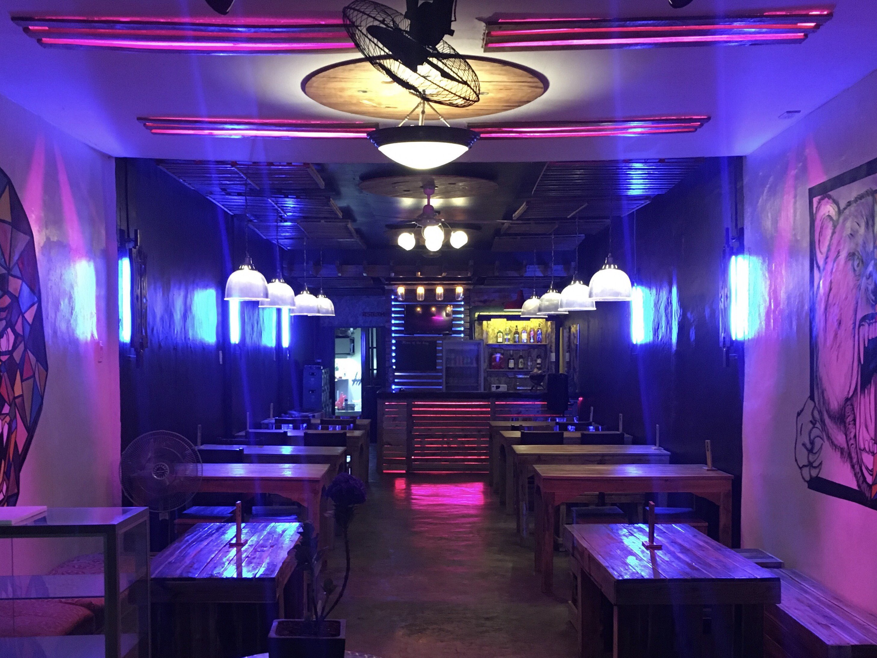 East Lodge Restobar (Antipolo, Antipolo, Rizal american, bar