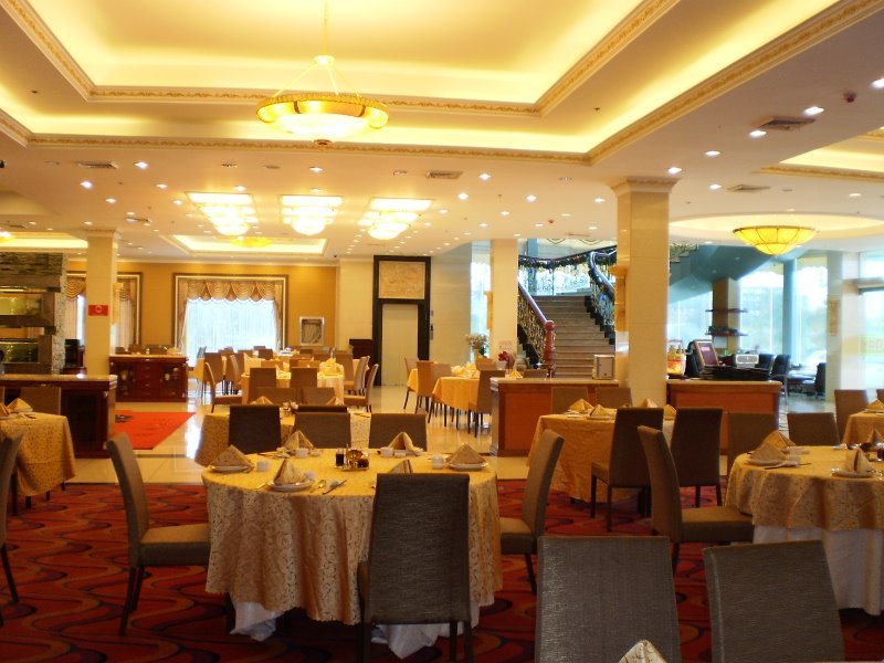 Golden Bay Fresh Seafoods Restaurant (Macapagal Blvd., Pasay, Metro