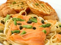 Cafe Mediterranean - Salmone Pasta