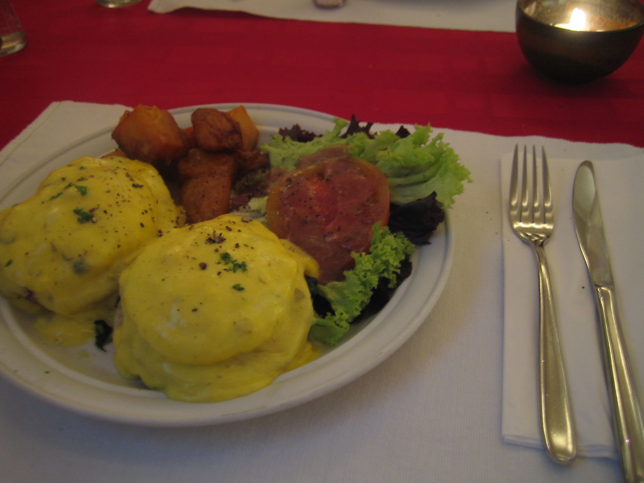 Apartment 1B: Eggs Benedict