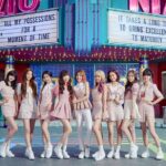 NiziU group photo