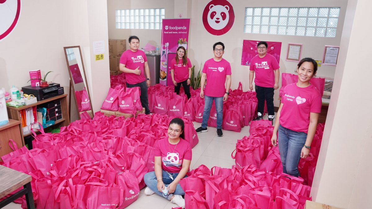 foodpanda Treats Its Riders with Special Christmas Gifts - Vimarsana News