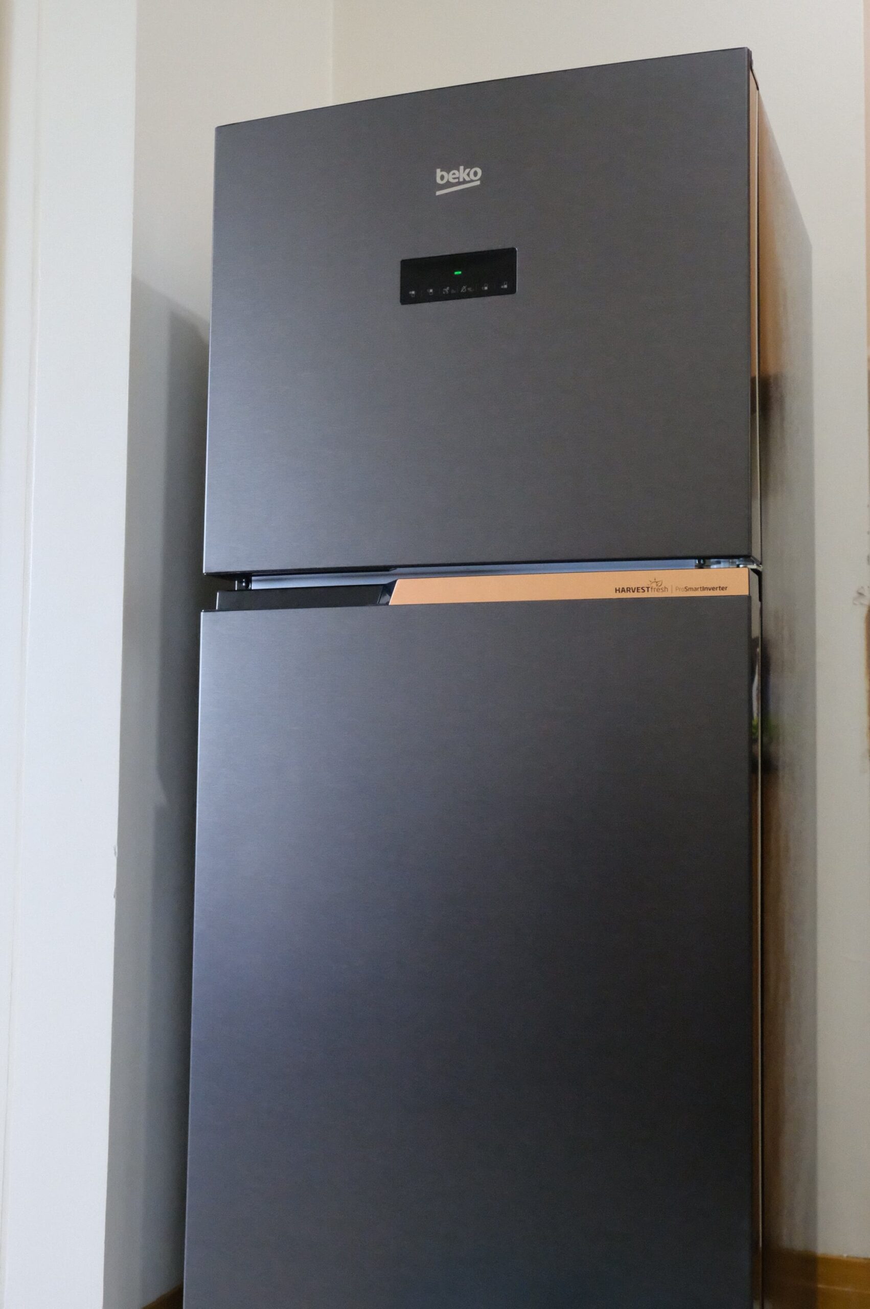 This Beko Fridge Simulates the Sun's 24Hour Cycle to Keep Your Fruits