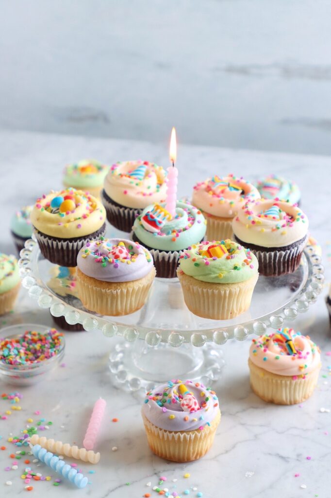 M Bakery B Day Cupckaes