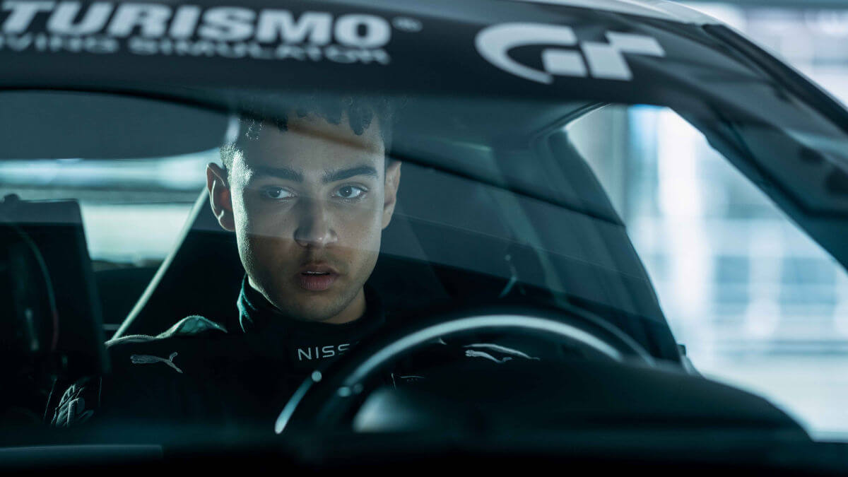 From Virtual Tracks to Reality: Archie Madekwe's Drive from Gamer to Racecar Pro in "Gran Turismo: Based on a True Story" - Vimarsana News