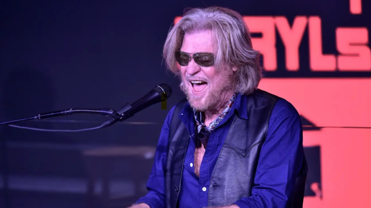 Daryl Hall Files Restraining Order on John Oates - Vimarsana News