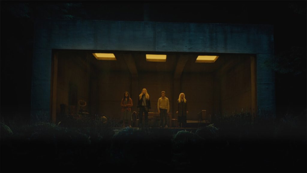 The Forest Holds Secrets: Ishana Night Shyamalan Explores Irish Folklore in “The Watchers” 16 JP photomain TW