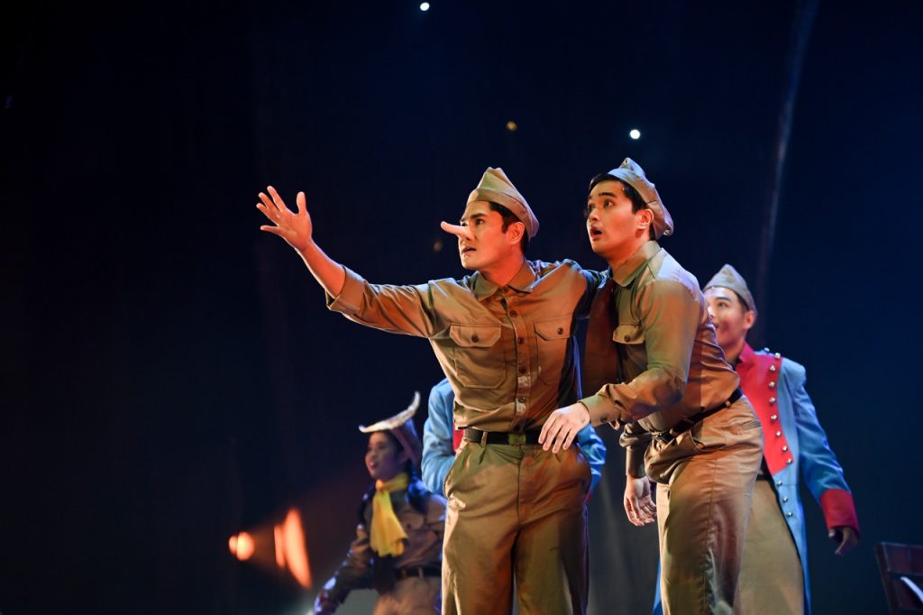 Mula sa Buwan Soars Back to the Stage with a Stellar 2024 Cast! 15 Mula Sa BuwanMC Dela Cruz as Christian Myke Salomon as Cyrano by Kyle Venturillo
