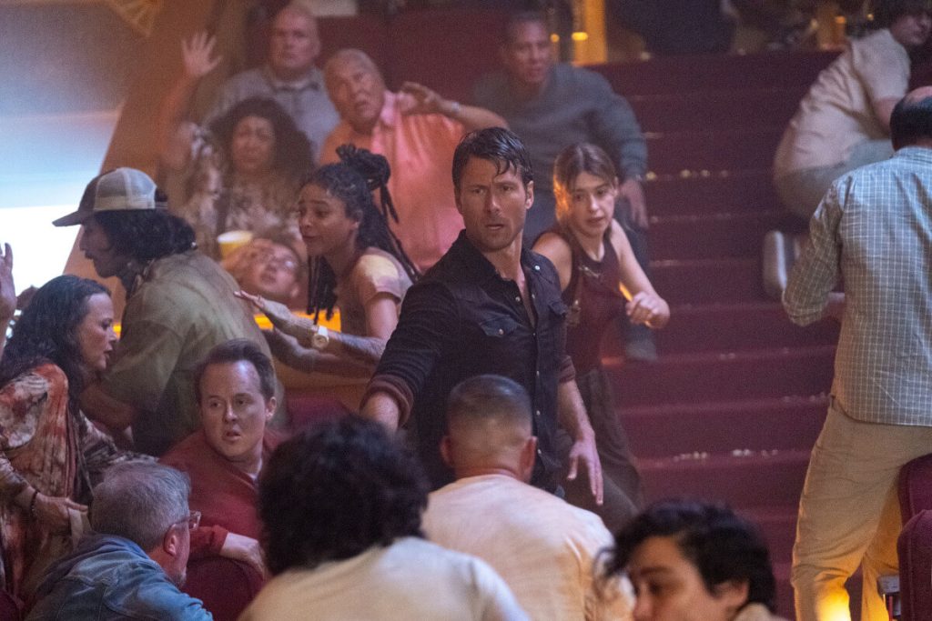 Glen Powell Takes the Lead as Storm-Chasing Cowboy Tyler Owens in “Twisters” 17 2571 D033 00157R min