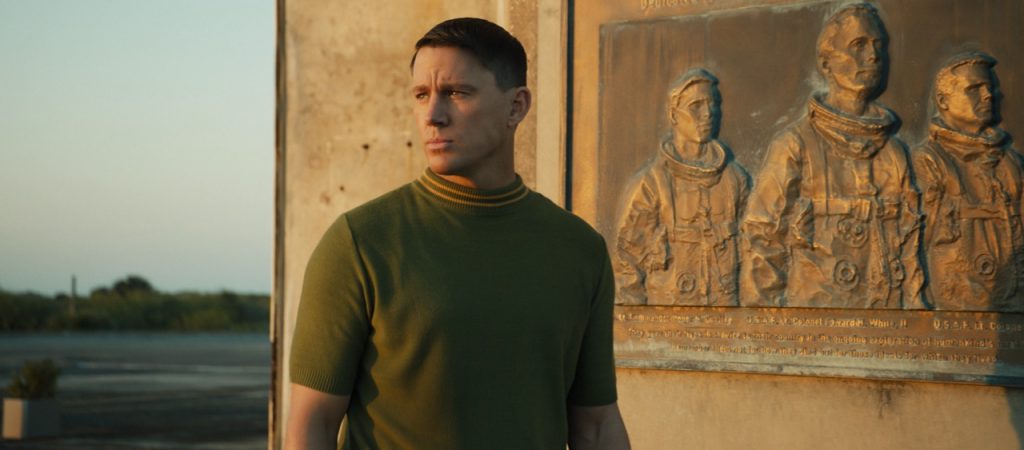MOVIE REVIEW: The Funny Thing About Truth and Lies: A Review of 'Fly Me to the Moon' 4 Fly Me to the Moon A133C030 230301 RND7 7 g r709 2000x880