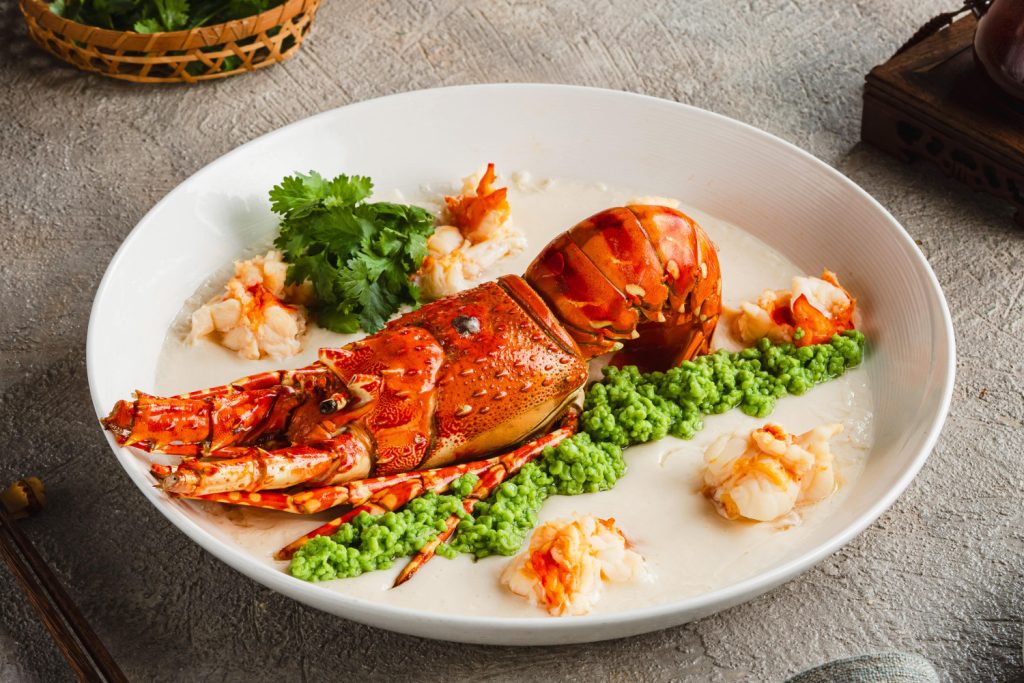 ESL Summer Palace Steamed Lobster with Egg White in Spinach Sauce min