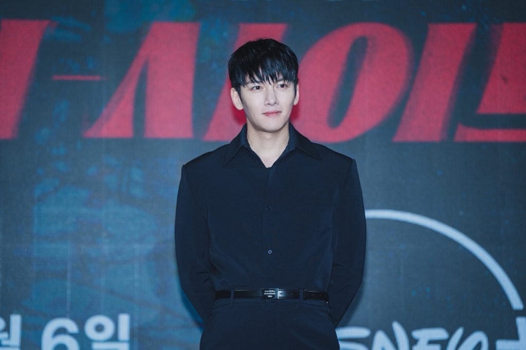 The Duality of the Cast of ‘Gangnam B-Side’ Comes Through at their Press Conference 5 Gangnam B Side 지창욱3