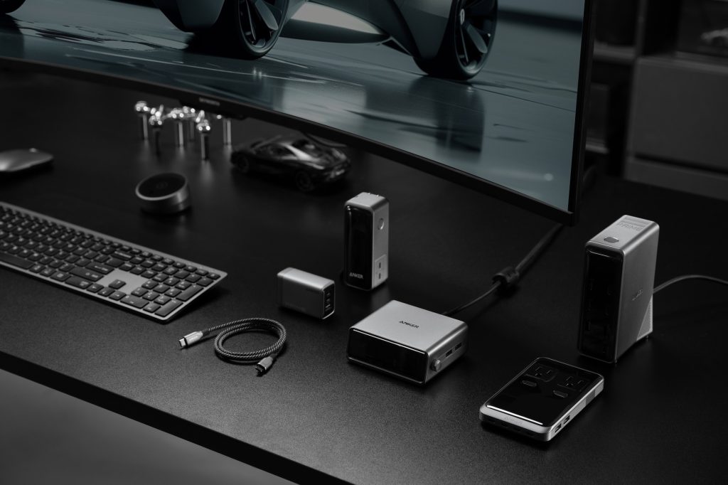 These Powerful New Multi-Port Chargers Are Workspace Game-Changers 6 A2345141 A2688141 A1339111 A88E2011 A91B21F1 A83B61A1 Lifestyle Image 35 美图