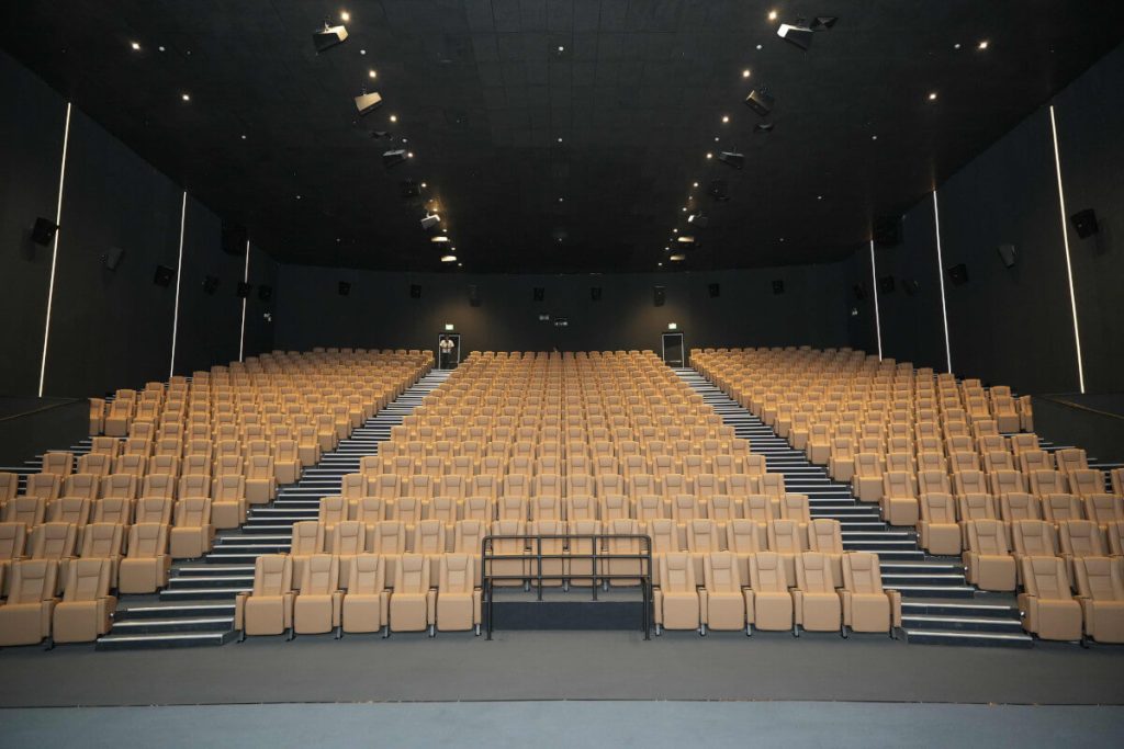 TriNoma Launches Larger-Than-Life Movie Experience with A-Giant Cinema 2 TriNoma A Giant A7400213 resized