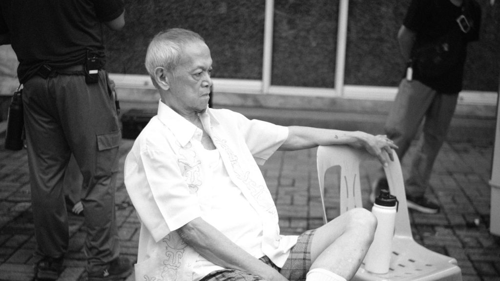 Vasya, jim bol, men uyga ketmoqchiman.