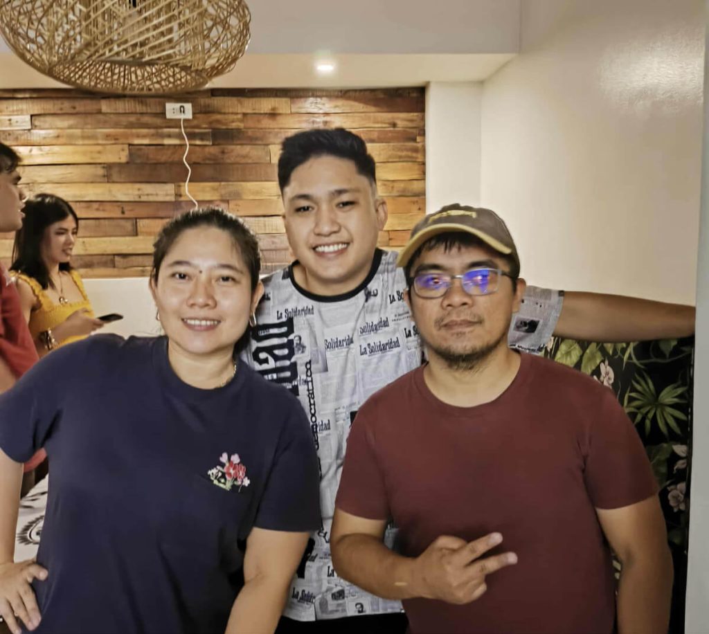 Bacolod Filmmaker VinJo Entuna Wins Best Director at Active Vista 2025 for Short Film "Sa Pwesto ni Pistong" 3 VinJo Entuna with Bacolod Film Festival 2024 coordinator Kristin Joy Bactad Jor and Sa Pwesto ni Pistong producer Benj Ramos