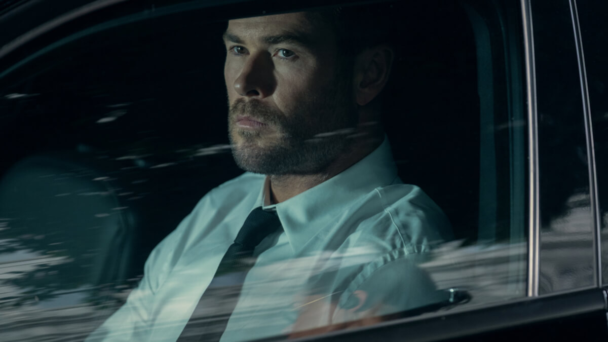 Featured image for Rules Are Meant to Be Broken: Watch Chris Hemsworth and Mark Ruffalo Clash in the Slick Heist Thriller “Crime 101”
