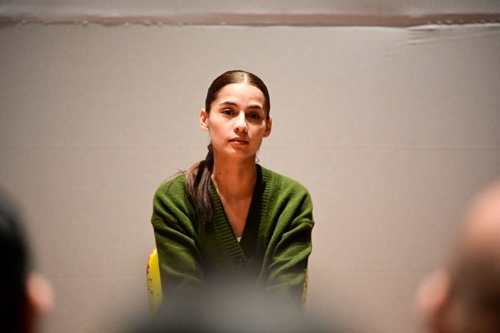 3 Upuan DSC 3760 1 Large