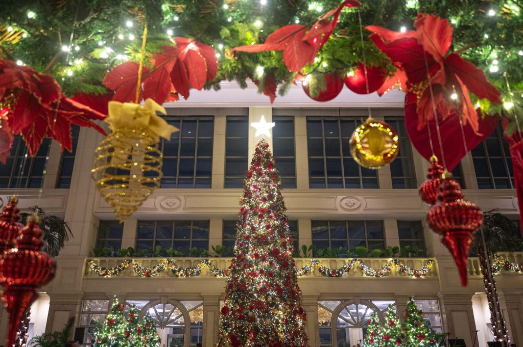 Caroling at The Lobby 3 Christmas Tree Lighting The Lobby of The Peninsula Manila 2