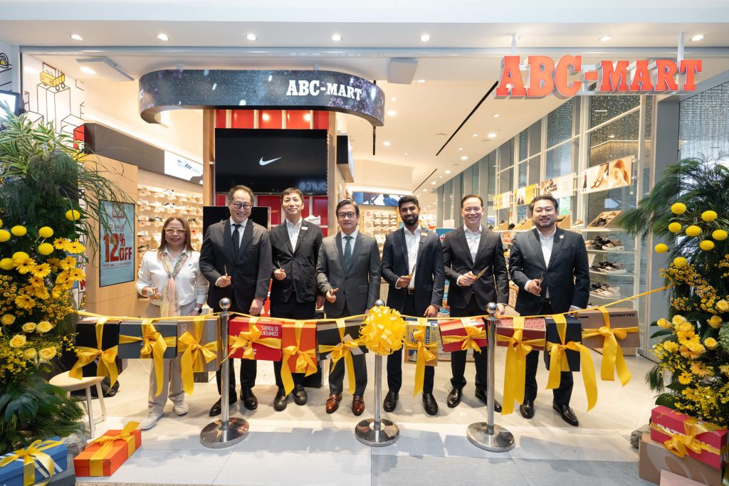 Executives from SONAK Group and Federal Land 1