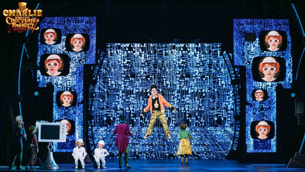 Charlie and the Chocolate Factory Photo by Yingzhou 6