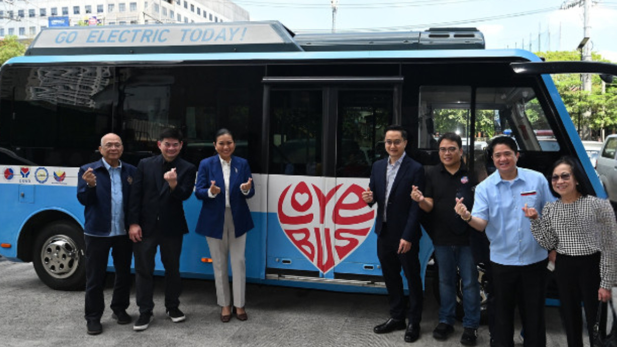 Featured image for Robinsons Land partners with the MMDA and GET Philippines for the Electric Love Bus program