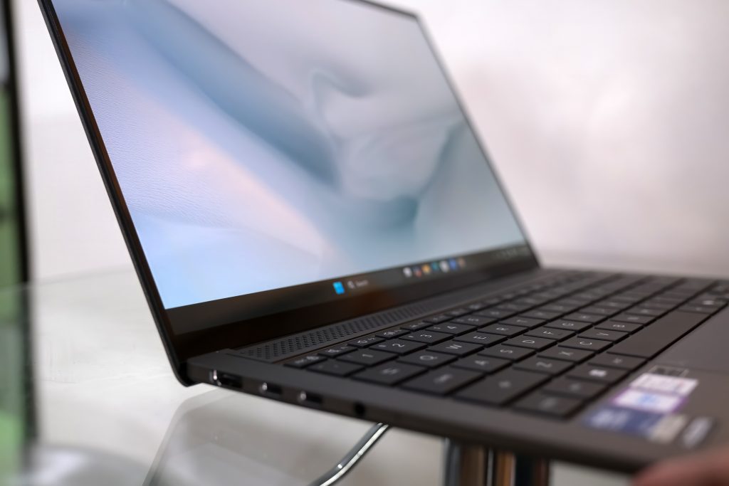 Power, Performance and Portability: My Experience with the ASUS Zenbook S14 2026 Ultrathin, AI Laptop 2 ASUS Zenbook S14