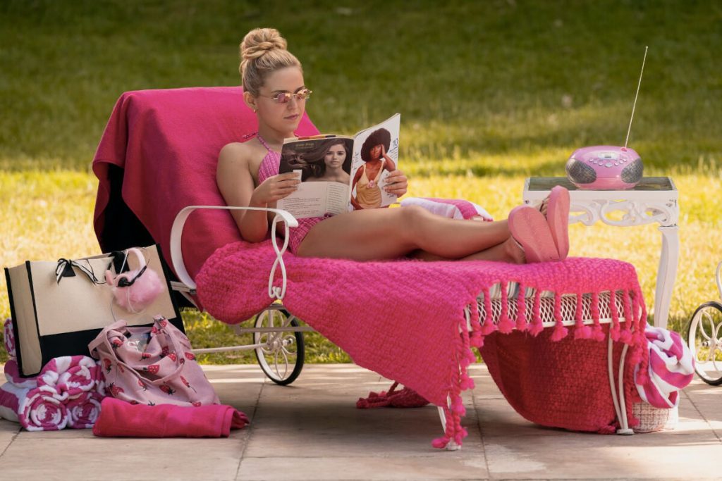 Prime Video Drops Official Teaser Trailer for "Elle," the Legally Blonde Prequel Series 2 Elle Woods Lexi Minetree in ELLE 1