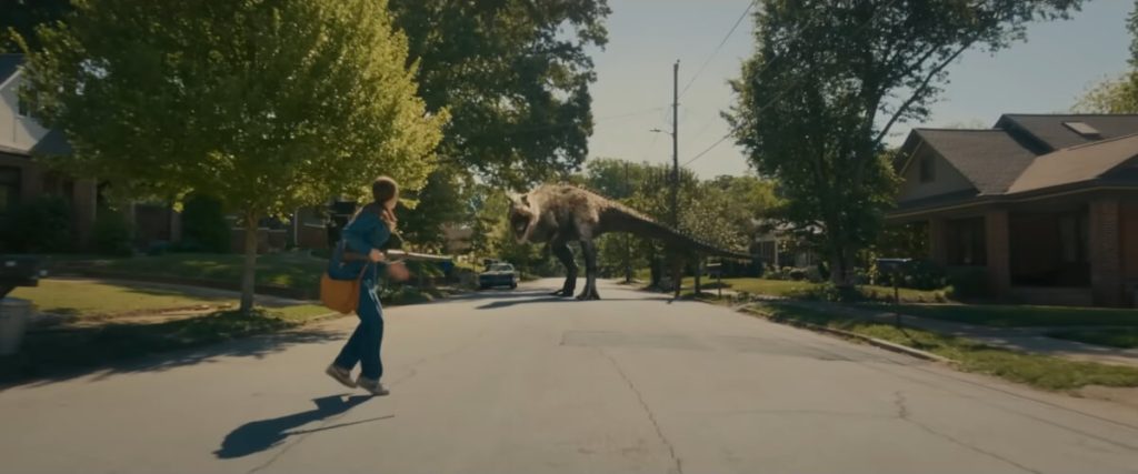 Anne Hathaway and Ewan McGregor Fight for Survival in “The End of Oak Street” New Trailer 4 3