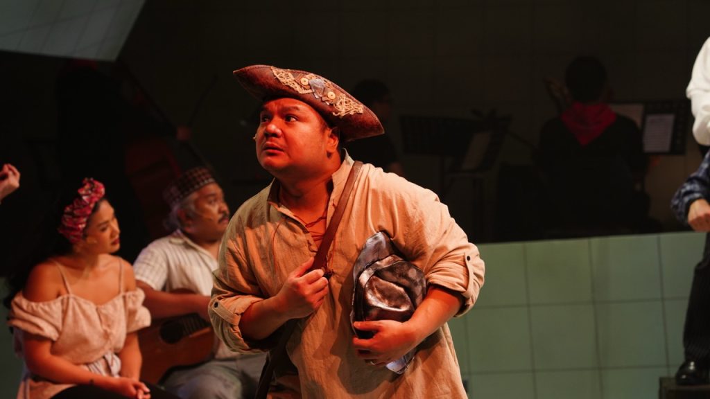 04 Gawad Buhay winner Marvin Ong plays Don Quixotes faithful squire Sancho Panza. Man of La Mancha