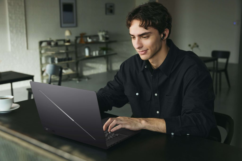 2026 ROG Zephyrus G16 Performance Meets Precision 1