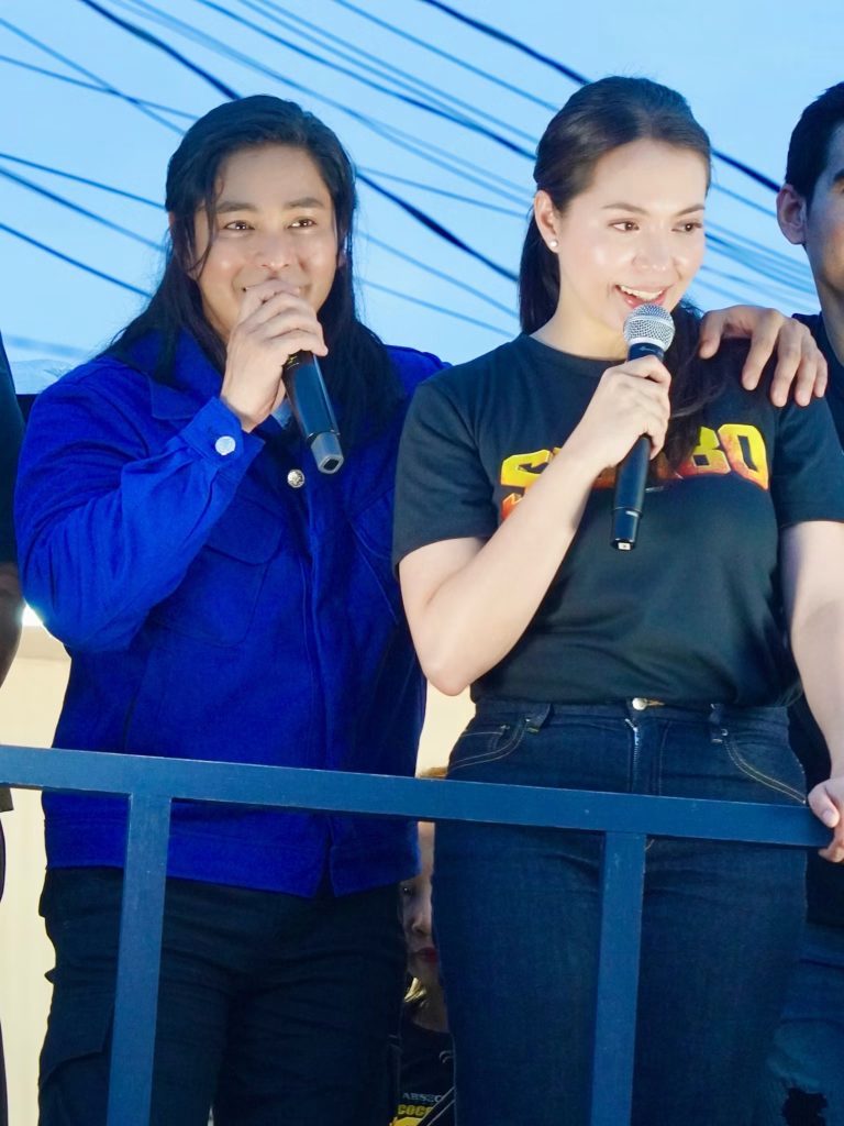 Coco Martin and Julia Montes greet Kapamilyas at the nationwide motorcade