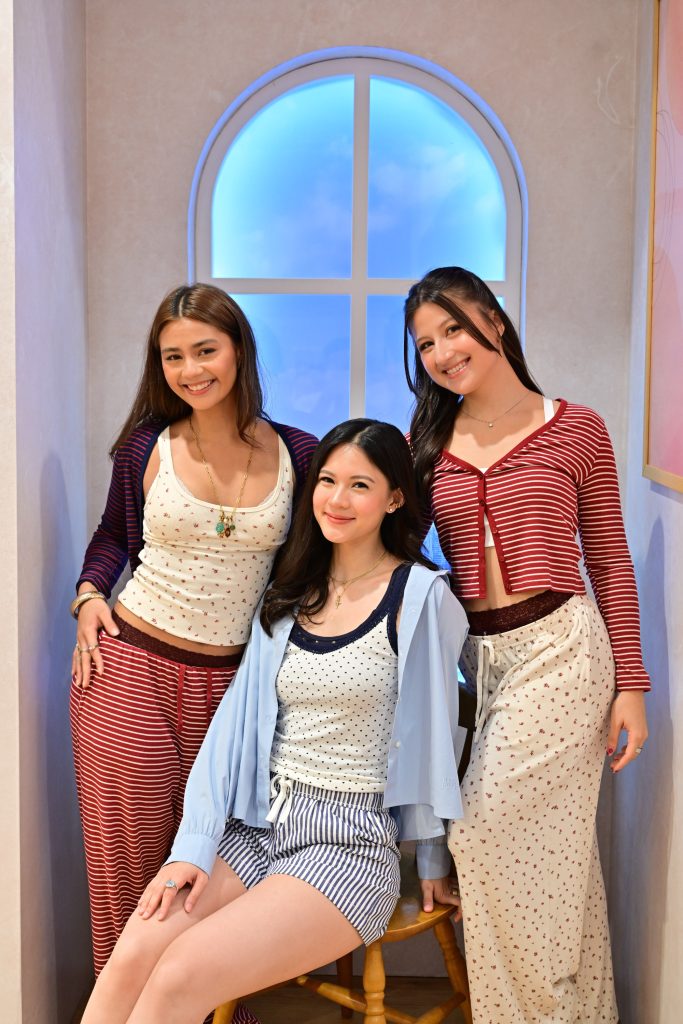 Made to be Seen: UNIQLO’s New Lounge & Underwear Collection Rewrites the Rules of Comfort 1 UNIQLO