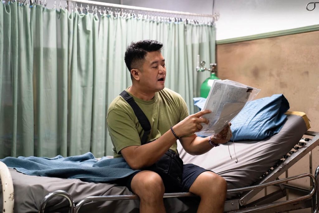 “Tayo Lang Ang Nakakaalam” by Mapúa SoMDA Dean David Corpuz Joins Cinemalaya 22 24 David Corpuz on the set