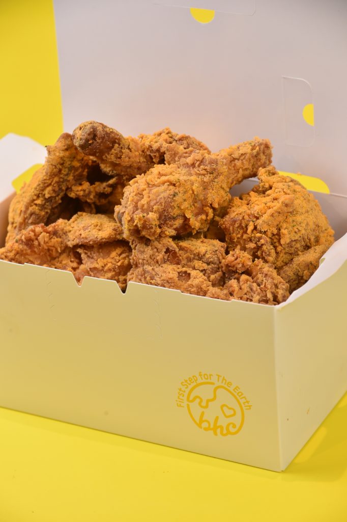 Korea's Top Chicken Brand BHC Chicken Open First Philippine Store at SM North EDSA 4 BBURINKLE BHC CHICKEN