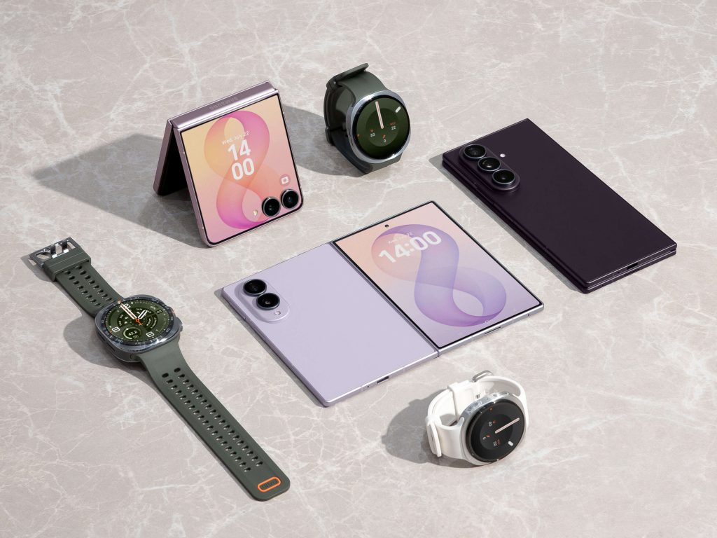The future of foldables has arrived: It’s time to make the switch! 2 2. Galaxy Z Series with wearables