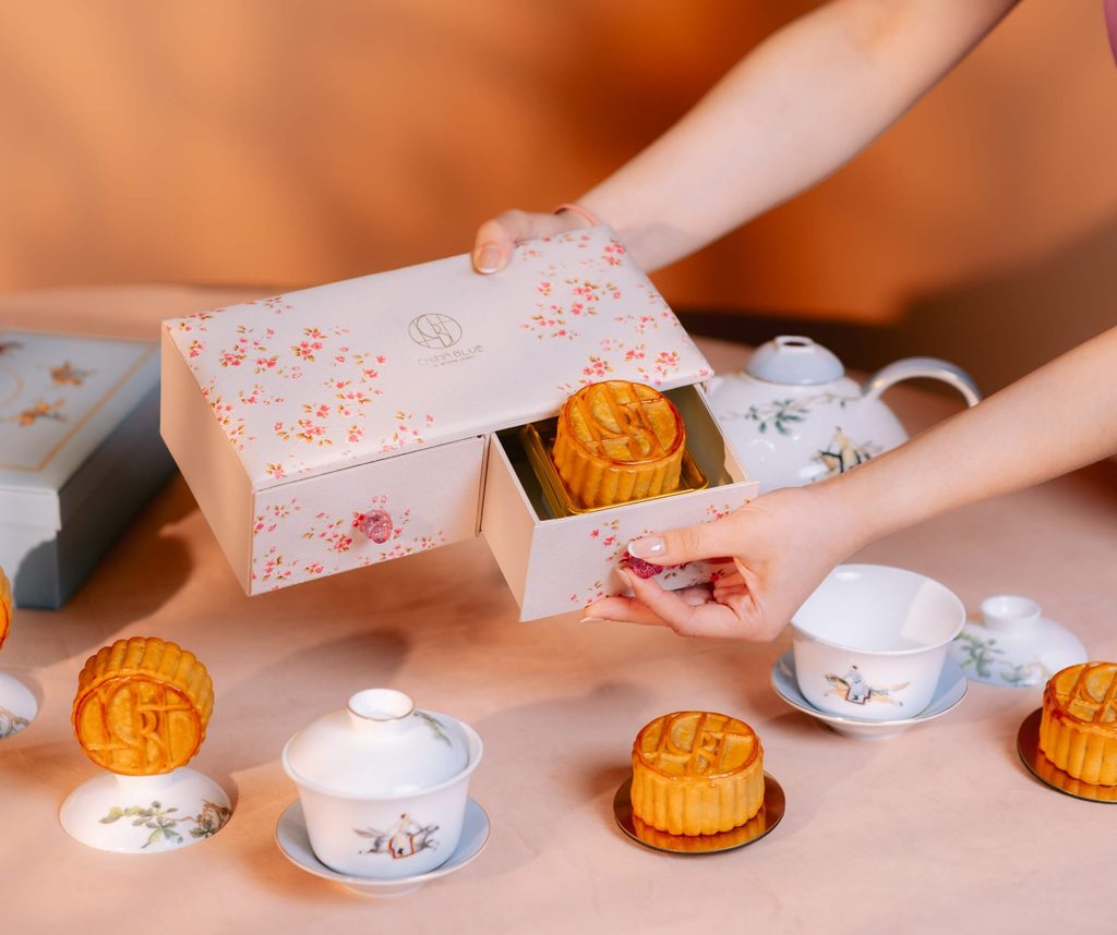 Celebrate Mid-Autumn Traditions with Conrad Manila’s Moonlit Grace Gift Set at China Blue by Jereme Leung 5 Photo 3