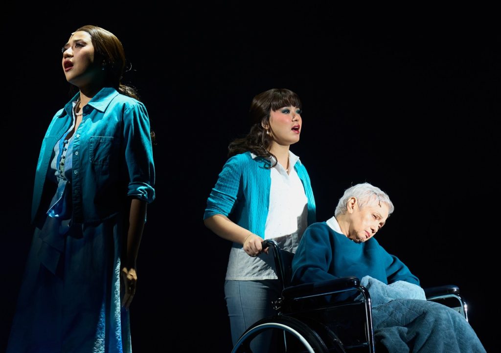 THEATER REVIEW: A Polished Production with Great Performances, 'The Notebook' Struggles to Hit Its Emotional Zenith 8 Theatre Group Asia s The Notebook The Musical Morissette as Middle Allie Sheena Belarmino as Younger Allie Celeste Legaspi as Older Allie TGA