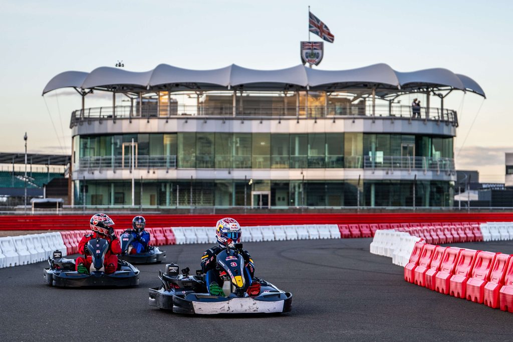 Max Verstappen passes 100 karts in just 14 laps in Red Bull's Max vs 100 3 Max vs 100 Race Photo 01