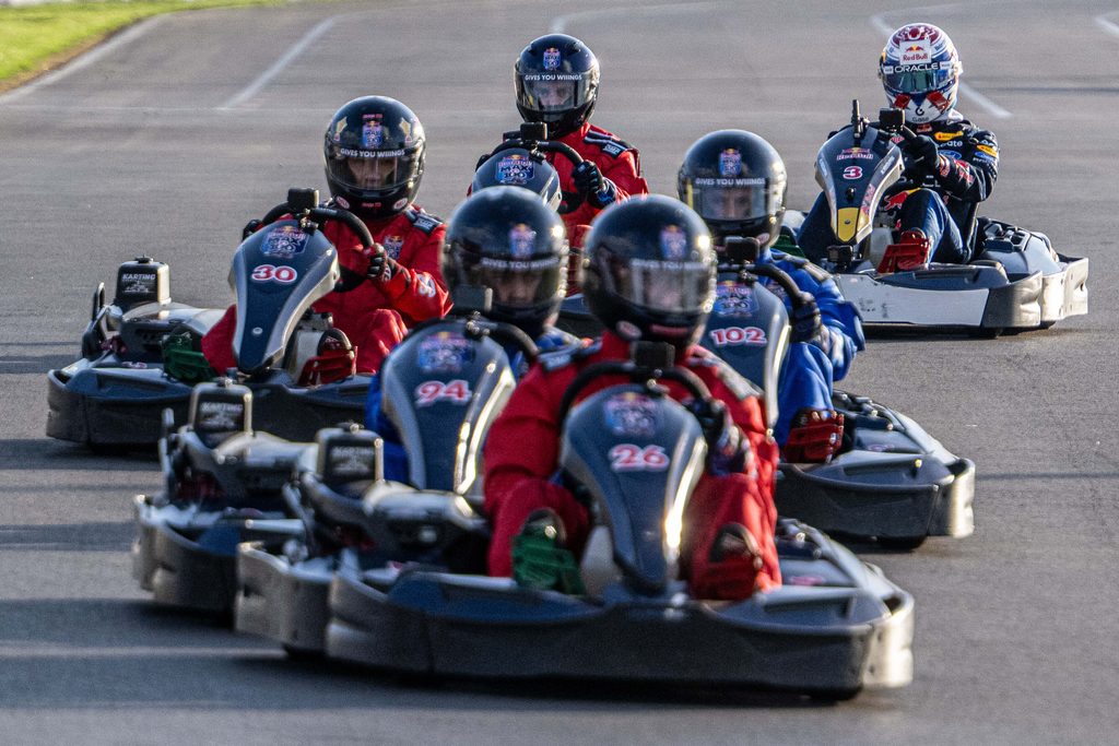 Max Verstappen passes 100 karts in just 14 laps in Red Bull's Max vs 100 4 Max vs 100 Race Photo 02.jpg