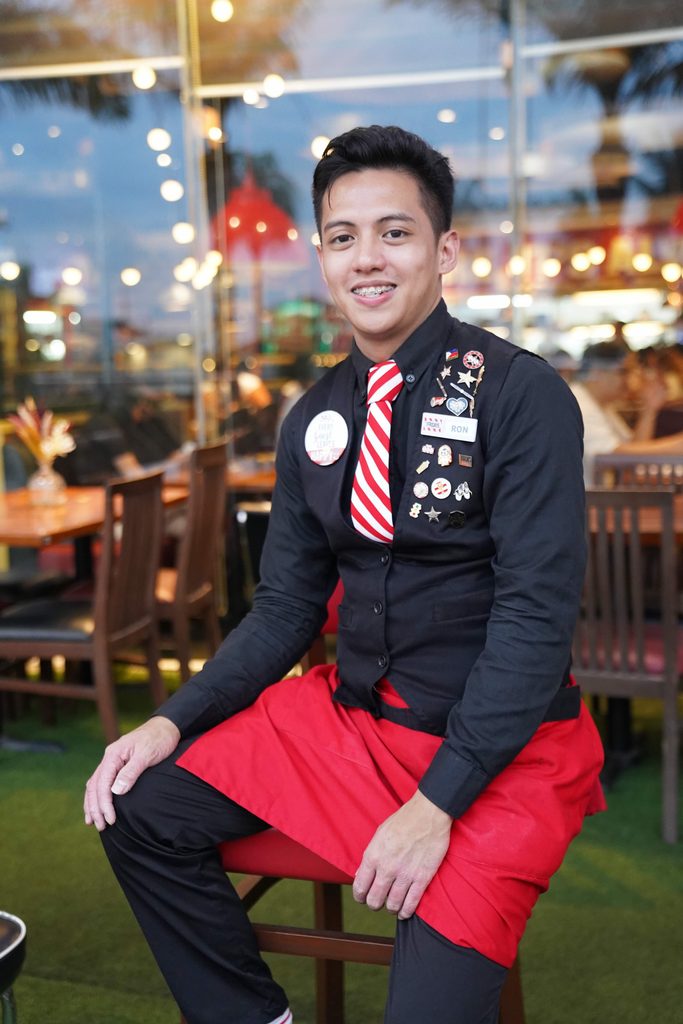 Filipino TGI Fridays Bartender Roniel Lopez Wins World Bartending Championship 1 Filipino TGIFridays Bartender Roniel Lopez Named World Bartending Champion 683x1024 1